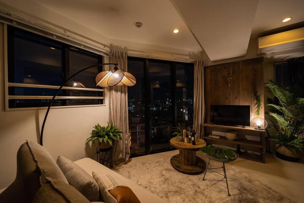 Апартаменты The Penthouse Ginowan Urasoe Экстерьер фото